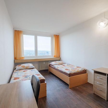 Tvm Tower Modrany Hostel Praha Bagian luar foto