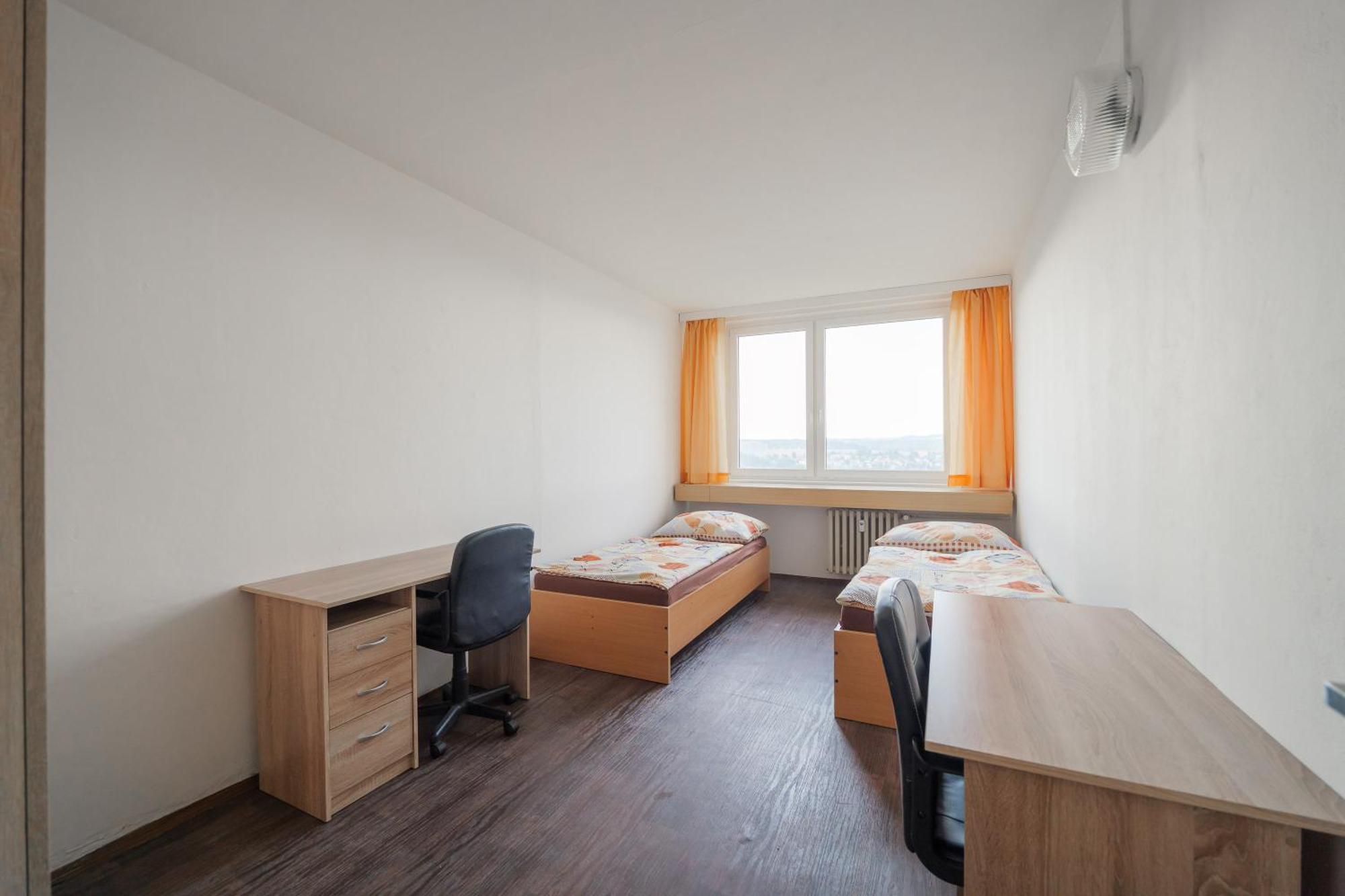 Tvm Tower Modrany Hostel Praha Bagian luar foto
