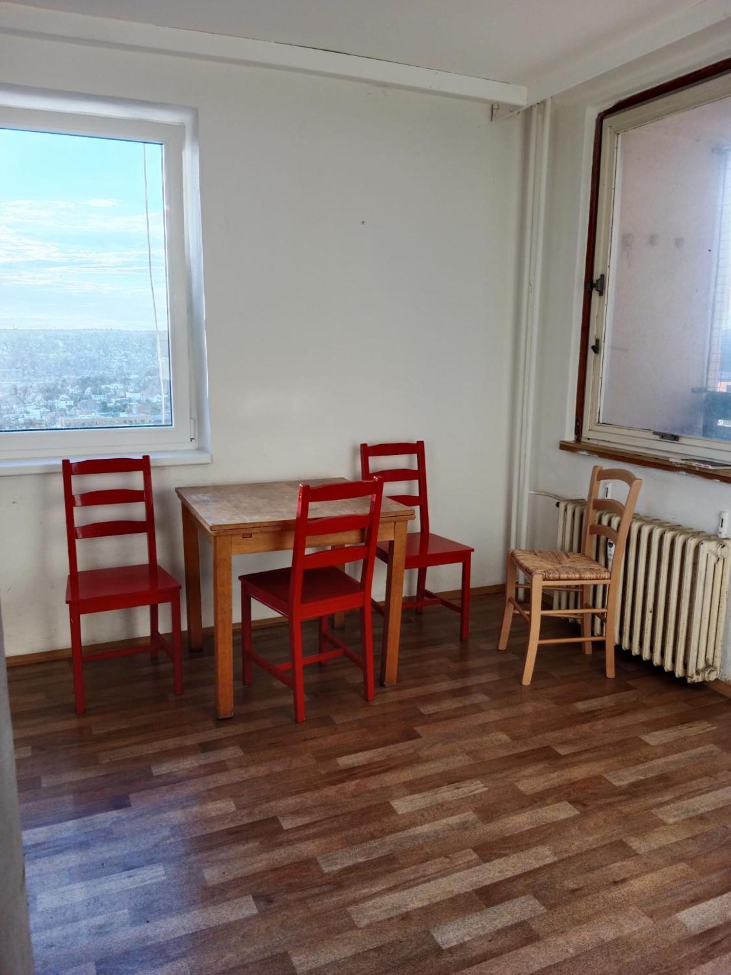 Tvm Tower Modrany Hostel Praha Bagian luar foto